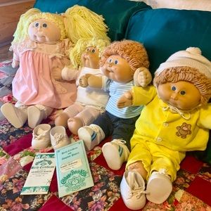 Cabbage Patch Family Twin Boys & Girl and Cloth Big Sister